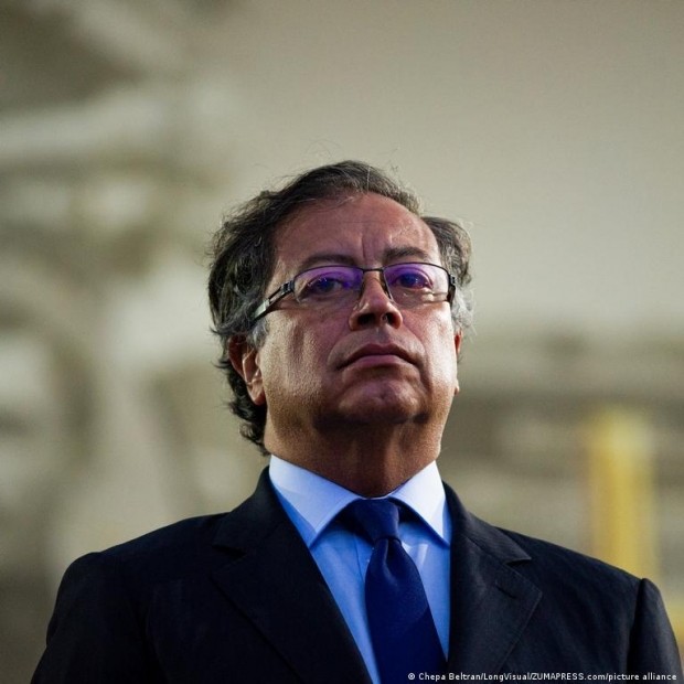 Ebrio ¿Si o no? El presidente Petro genera polémica por video que se hace viral