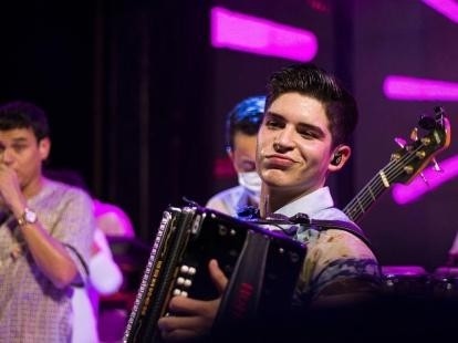 Silvestre Dangond saca a su acordeonero de la agrupación musical por escándalo
