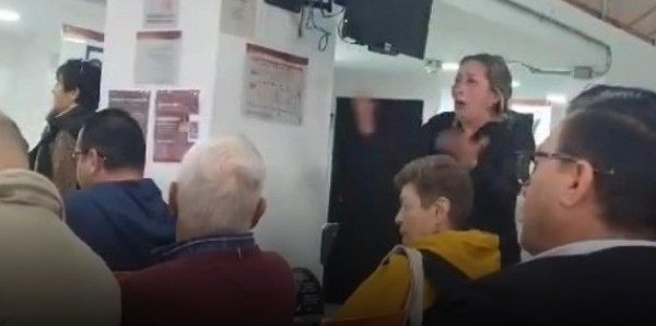 Docente clama desesperadamente por la atención médica urgente para su hermana 