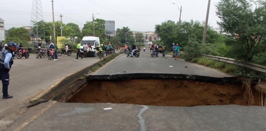 Colapso de Puente en Barranquilla y Soledad Deja Cuatro Muertos