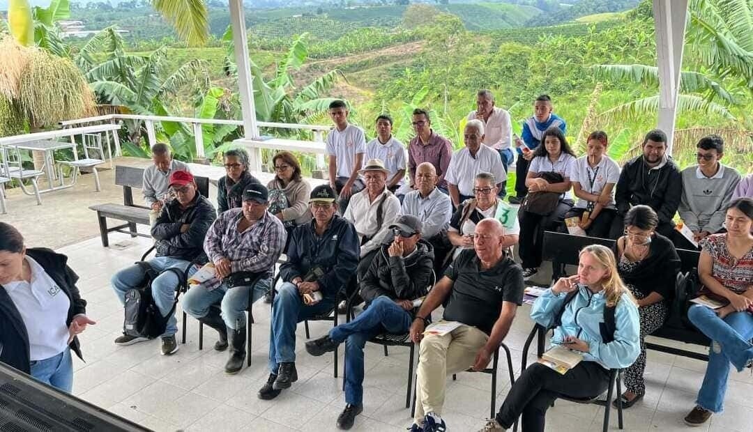 Capacitación a productores agrícolas de Altagracia