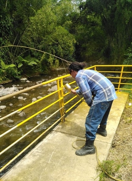 PASAMANOS DE SEGURIDAD FUE INSTALADO EN EL CORREGIMIENTO DE ARABIA 