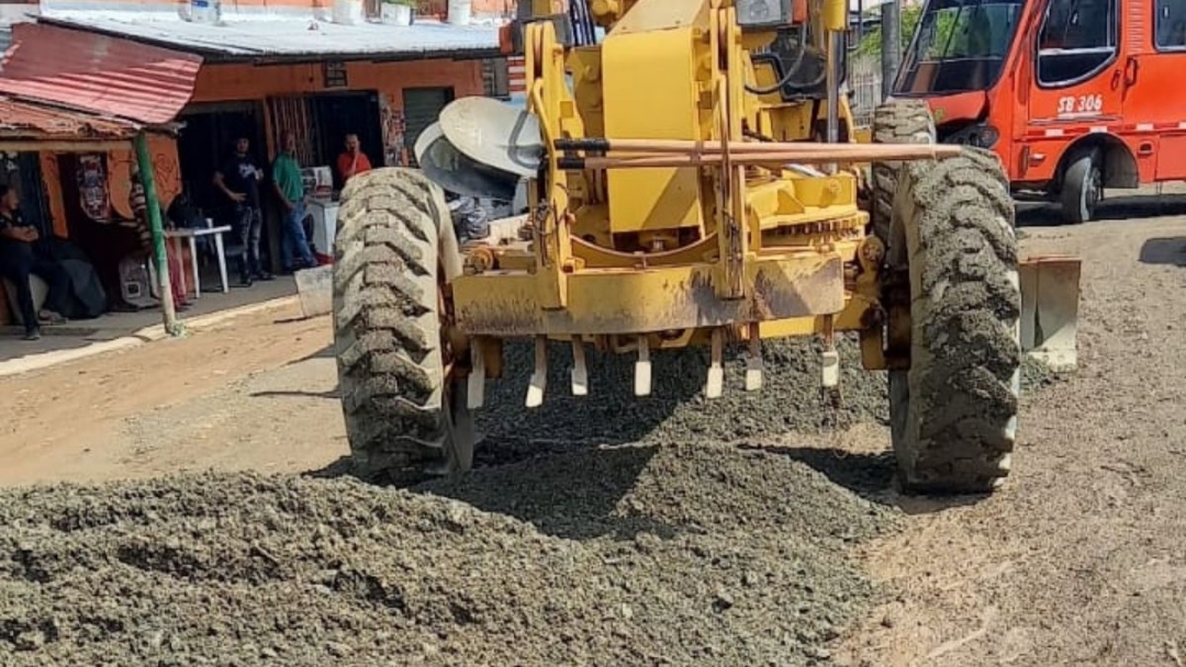 La Alcaldía de Pereira, realizó Intervenciones en el barrio  El Remanso para mitigar el daño de la vía principal
