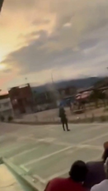 Ejército trata de derribar drones de las disidencias en Madrigal, Nariño