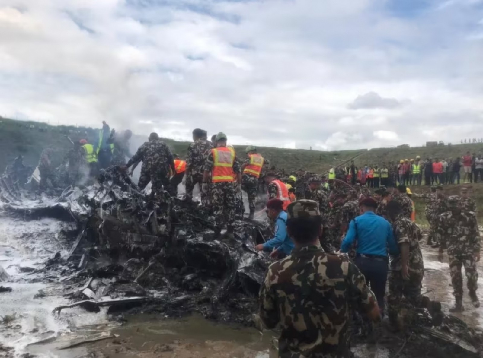 Tragedia Aérea en Nepal: 18 Muertos tras Accidente en Katmandú.