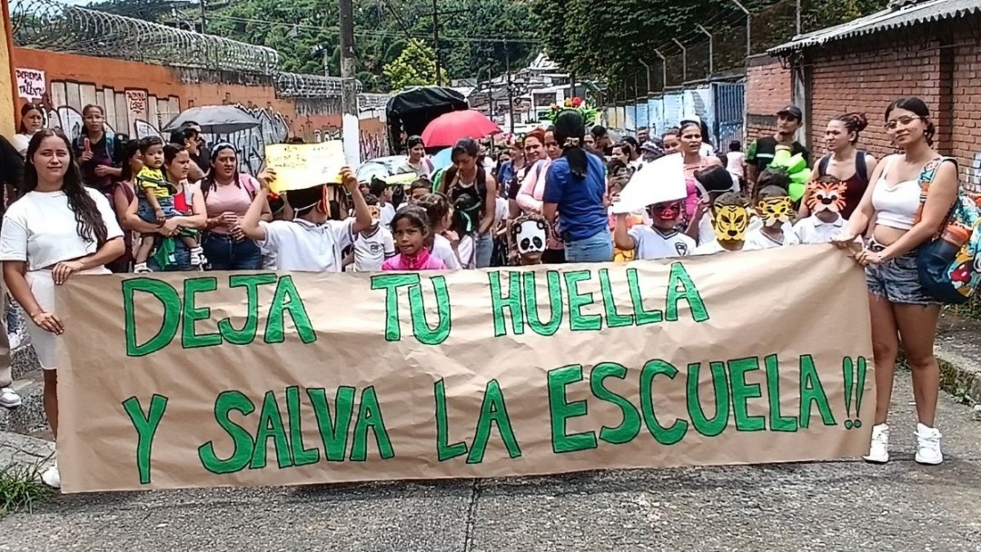 Empresa de Aseo acompañó protesta de la comunidad educativa del Hernando Vélez Marulanda 