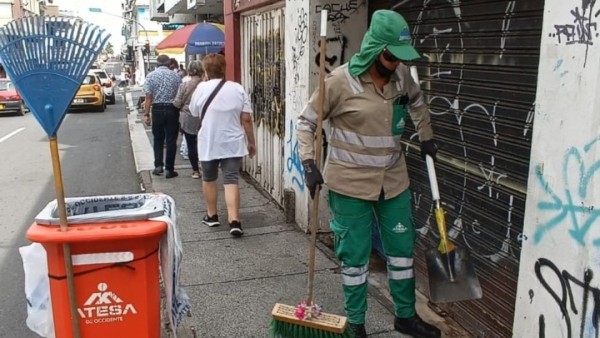 Empresa de Aseo de Pereira no cede terreno en punto crítico de la Cra. 10 con Cll. 14