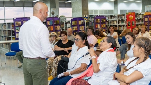 En la sala principal de la Biblioteca Pública ‘Ramón Correa Mejía’ se realizó la conferencia sobre Patrimonio Cultural I