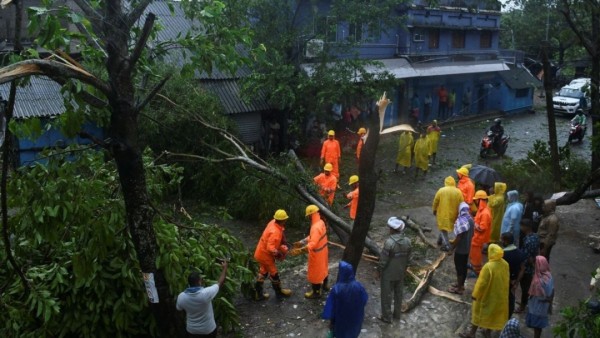 Ciclón Dana golpea India y Bangladés 
