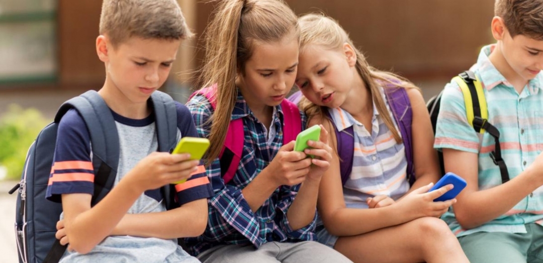 Se busca prohibir redes sociales a menores de 14 años en Colombia: MinTIC