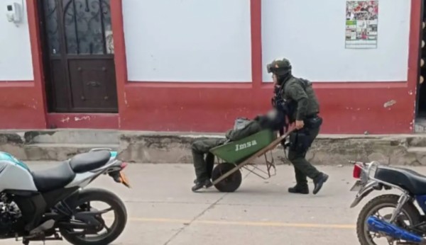 Evacuado en carretilla tras d!sp4ro de francotirador: comandante de Policía pierde la vida en Teorama