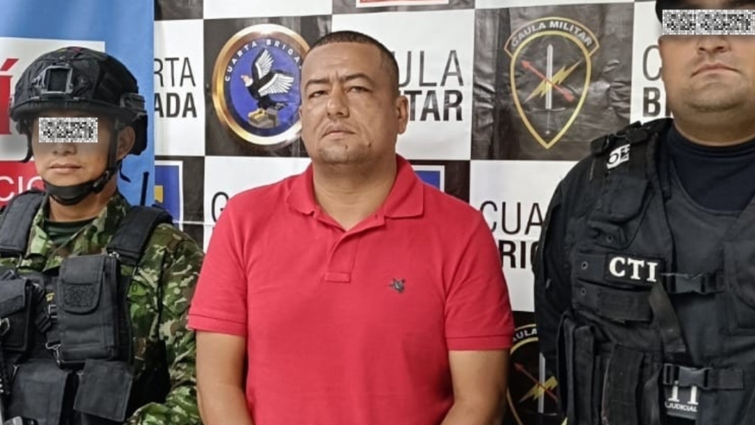 Funcionario de la UNP se convierte en traficante de armas: Bogotano intercambiaba armas por pasta de cocaína