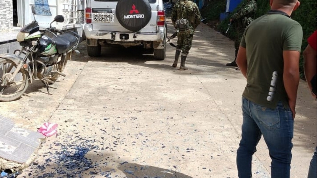 Motobomba en Argelia - Cauca : civiles y militares heridos