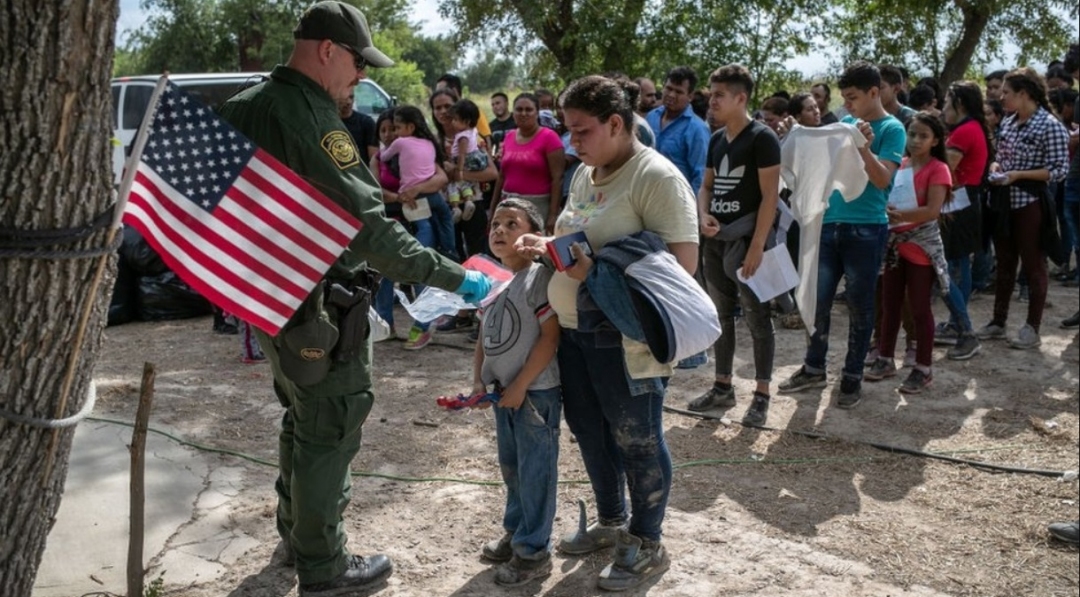 Estados Unidos: redadas masivas y revés judicial sobre nacionalidad por nacimiento