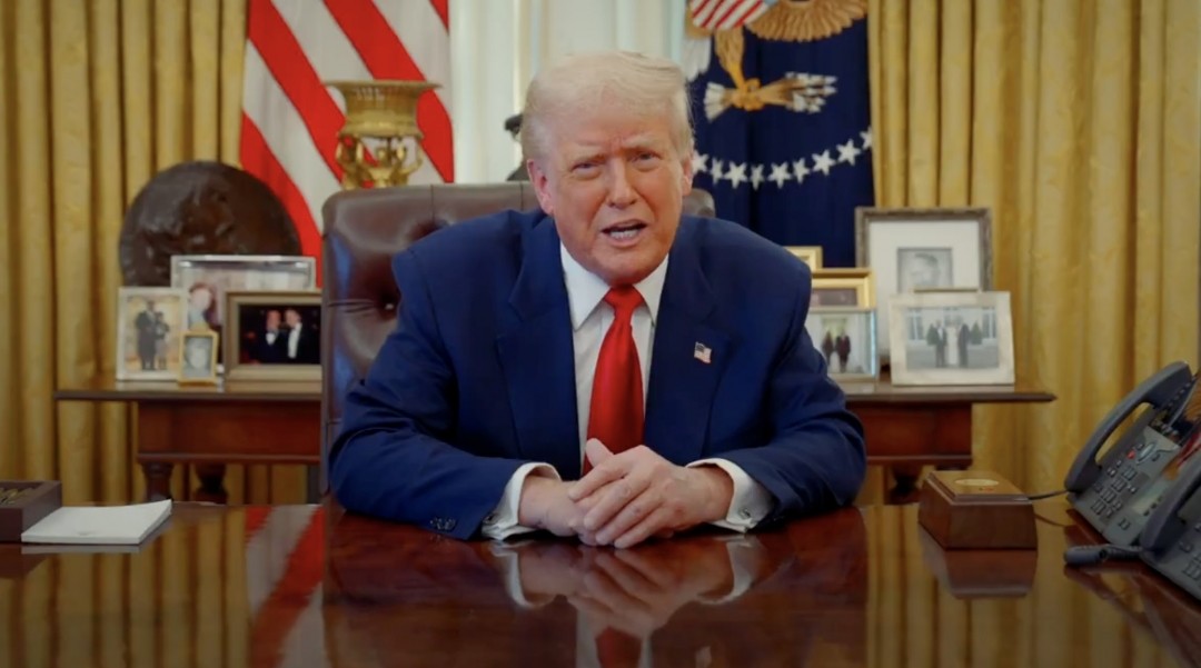 “Pueden ser deportados por las malas, y eso no es agradable”: Trump a migrantes