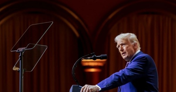 Trump anunció que impondrá aranceles a compradores de petróleo venezolano: ¿impactará a Colombia?