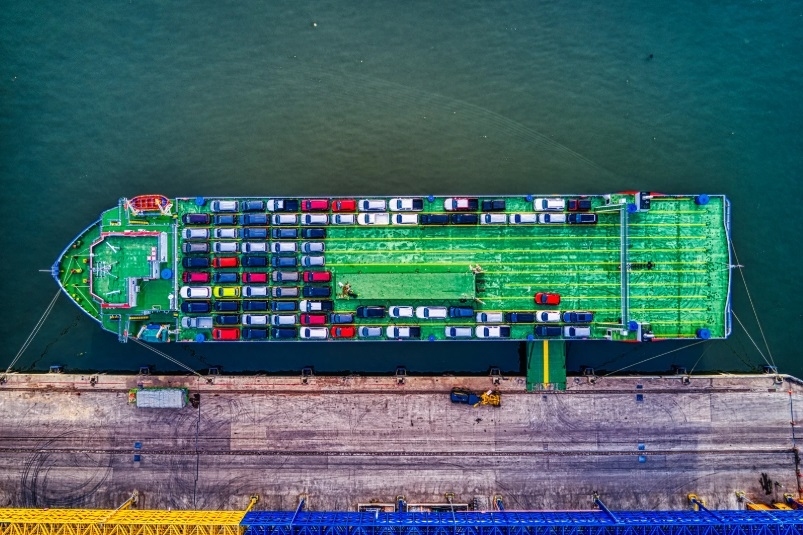 Estados Unidos amenaza con suspender exportaciones de autos a Colombia por nueva normativa técnica