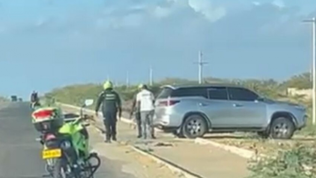 Subintendente de la Policía resultó herido en enfrentamiento armado en Uribia; hay dos capturados y droga incautada