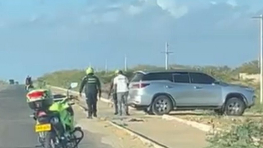 Subintendente de la Policía resultó herido en enfrentamiento armado en Uribia; hay dos capturados y droga incautada