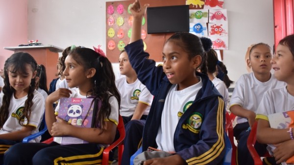 La Alcaldía de Pereira celebró el Día Internacional de las Niñas en las TIC con actividades en instituciones educativas 