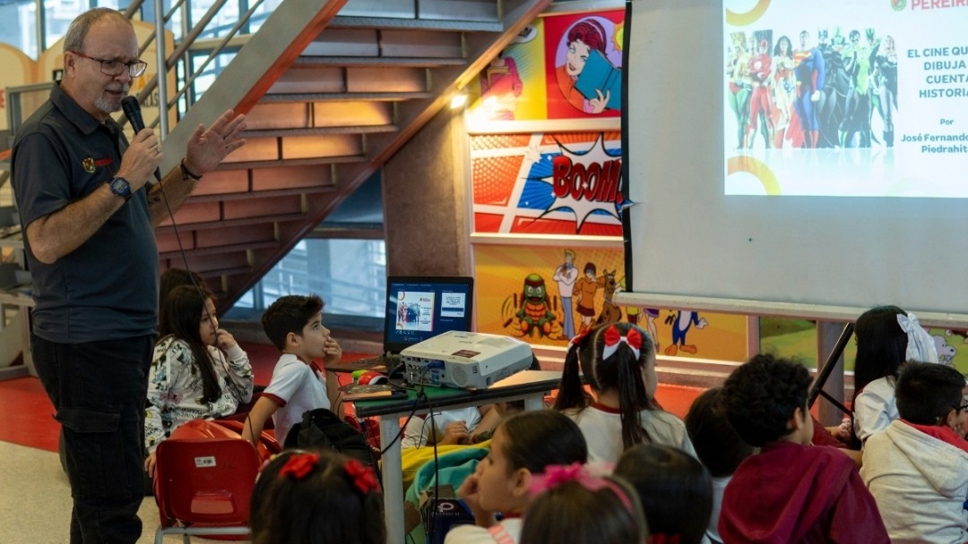 Presentando la colección de obras de Escritores Pereiranos, Secretaría de Cultura conmemoró el Día del Idioma