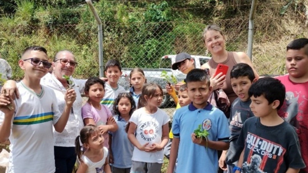 Los niños y niñas de Pereira también son beneficiarios de las acciones agropecuarias de la Alcaldía
