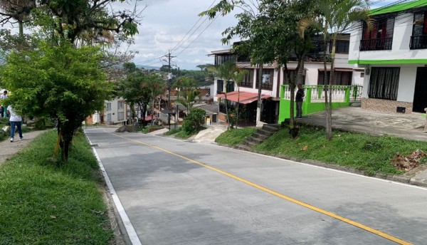 Calles para mi barrio sigue en el Parque Industrial 