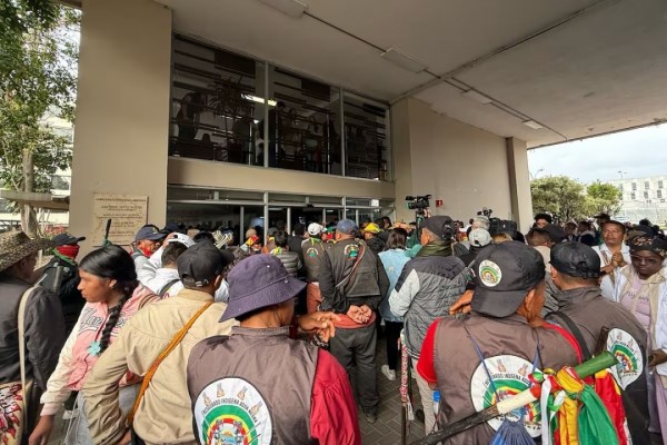 Minga Indígena retuvo a funcionarios de la ANT en Bogotá por incumplimiento de acuerdos