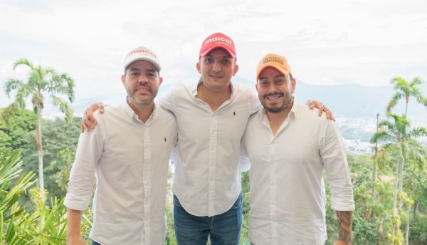 Senador Juan Pablo Gallo jefe del partido Liberal en Risaralda, entregó avales para Alcaldía y Gobernación