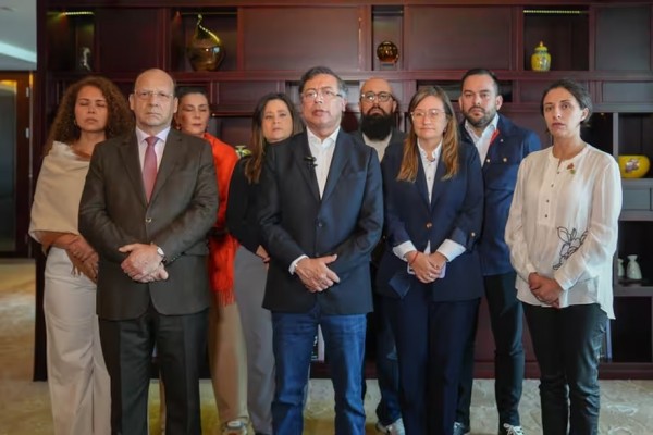 Petro denuncia fraude en Senado y convoca a movilización tras hundimiento de consulta popular