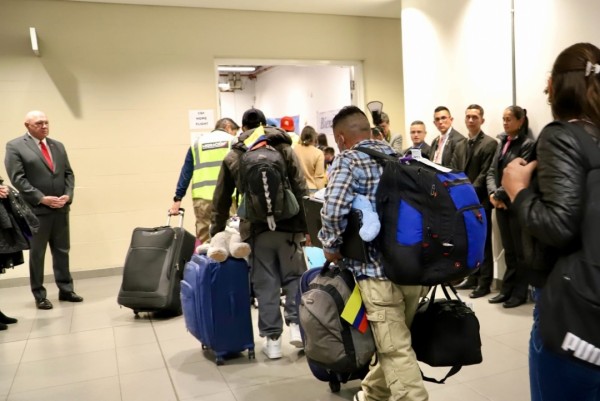 Colombia recibe a los primeros autodeportados desde EE.UU.