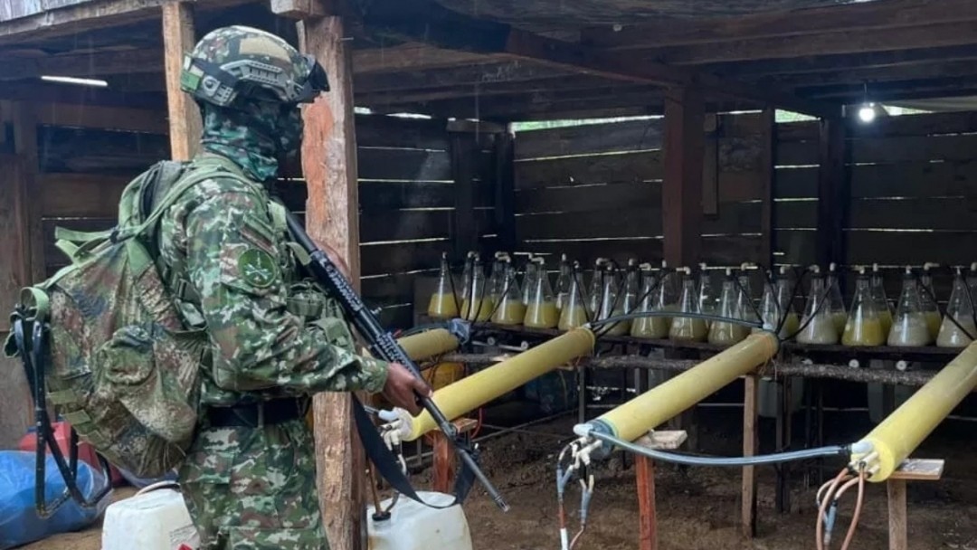 Diez laboratorios del narcotráfico destruidos en Putumayo: duro golpe a Comandos de Frontera