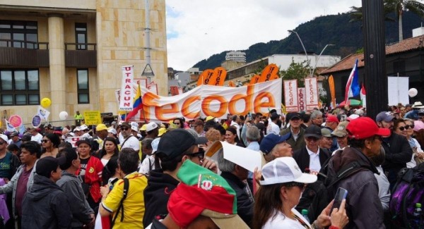 Fecode se une al paro nacional de 48 horas convocado para apoyar consulta del Gobierno