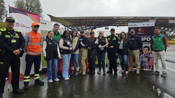 Alcaldía de Pereira realiza campaña de sensibilización sobre la trata de personas en el peaje de Circasia 