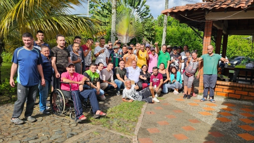 CAFE Consota y el SENA iniciaron curso de mecánica de motos dirigido a beneficiarios del Albergue de Habitante de Calle