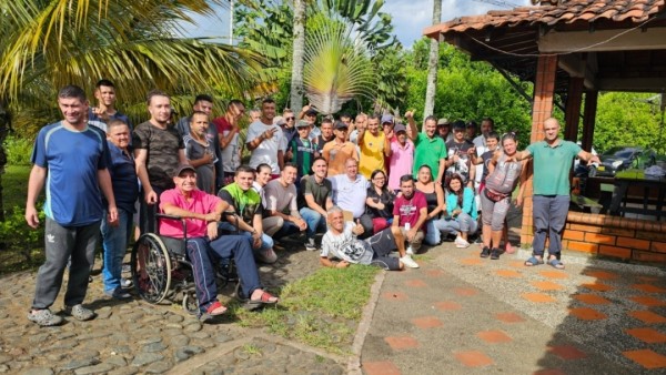 CAFE Consota y el SENA iniciaron curso de mecánica de motos dirigido a beneficiarios del Albergue de Habitante de Calle