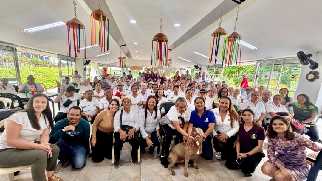 Con formación en liderazgo y derechos humanos, adultos mayores construyen ciudadanía activa en Pereira 