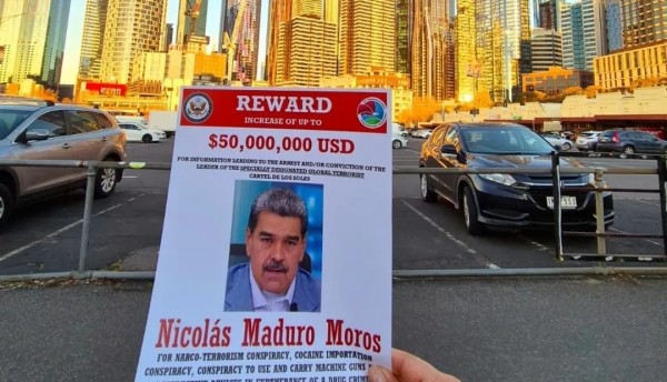 Carteles a nivel mundial difunden la recompensa de EE.UU. por Maduro