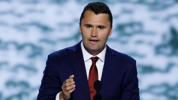 Tiroteo en pleno campus: muere Charlie Kirk, líder de Turning Point USA