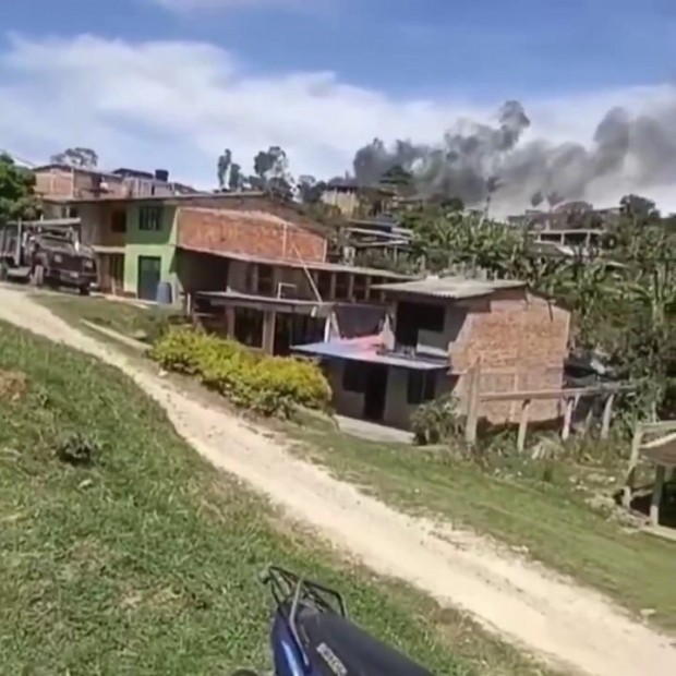 “Nos tienen rodeados”: angustia y ataques simultáneos en el Cauca