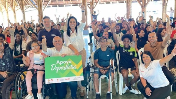 La Secretaría de Deporte y Recreación de Pereira y Megabús entregaron 350 tarjetas de transporte a deportistas pereirano