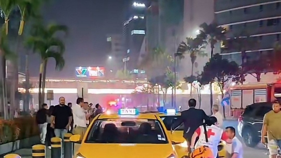 Coche bomba frente a centro comercial en Guayaquil deja ocho heridos y reaviva la crisis de seguridad en Ecuador