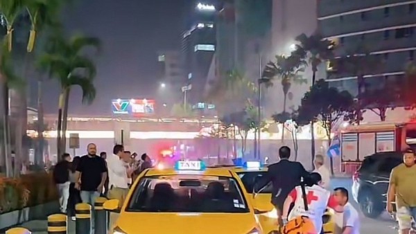 Coche bomba frente a centro comercial en Guayaquil deja ocho heridos y reaviva la crisis de seguridad en Ecuador