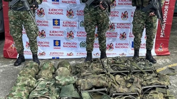 Ejército Nacional incauta material de intendencia del Clan del Golfo en zona rural de Guática, Risaralda