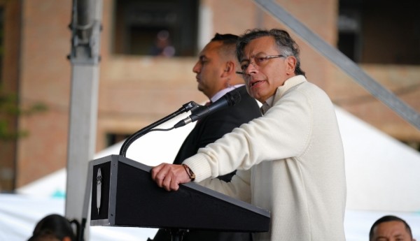 Iglesia responde a Petro y exige respeto por la fe y la libertad religiosa