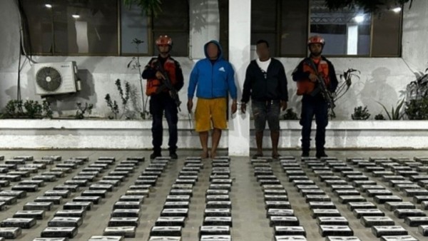 Interceptan en altamar cargamento de cocaína avaluado en 19 millones de dólares