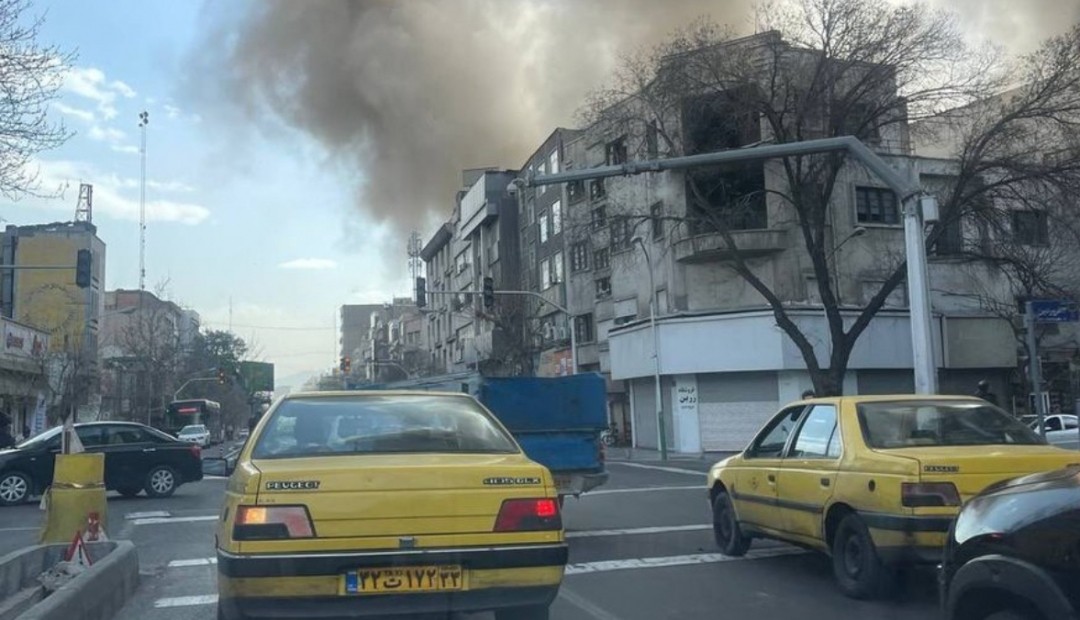 Israel ataca a Irán con apoyo de Estados Unidos