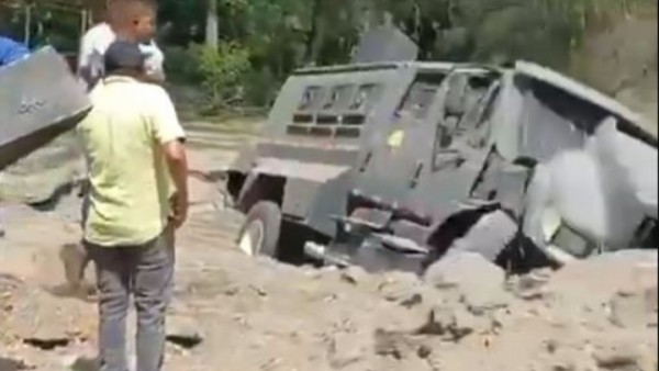 Explosivo contra vehículo del Ejército deja cuatro militares heridos en el sur del Cauca