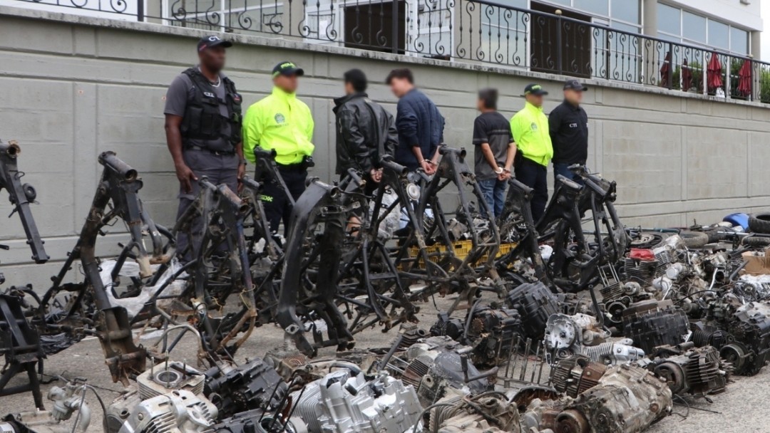 Desmantelan en Pereira desguazadero ilegal de motocicletas en la comuna Cuba