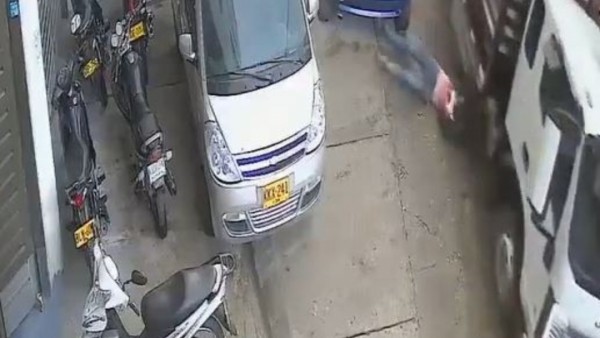 Camión sin frenos atropelló a motociclista en Ocaña y sobrevivió de milagro